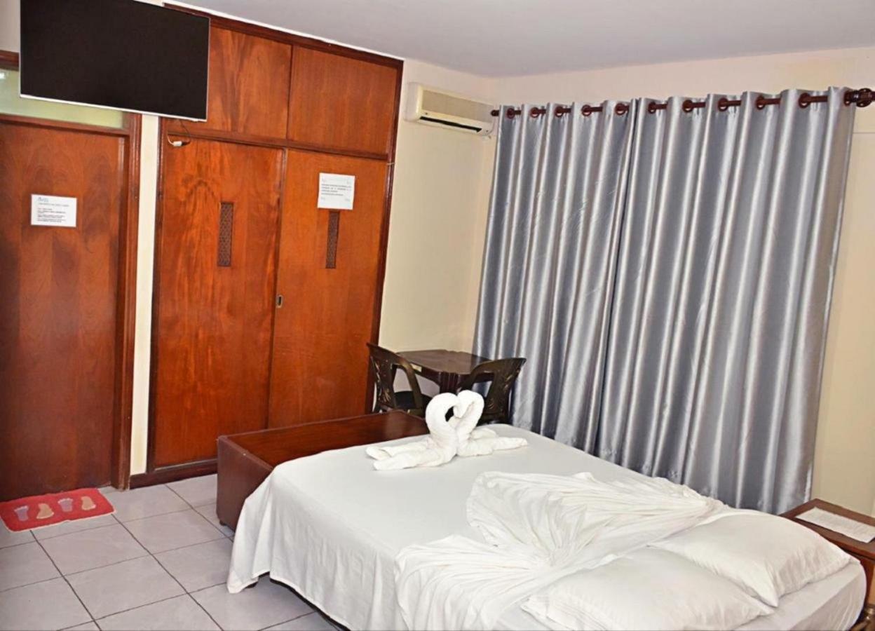Hostal Ibiza Santa Cruz de La Sierra Εξωτερικό φωτογραφία